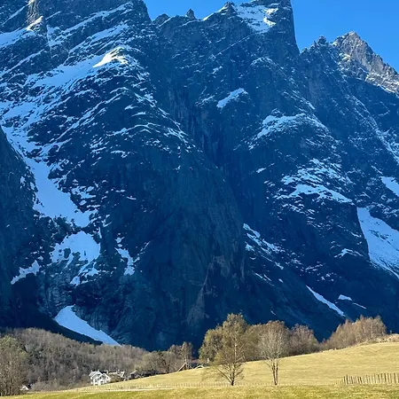 Horgheim Boutique Lodge, Romsdalen Сasa de vacaciones *