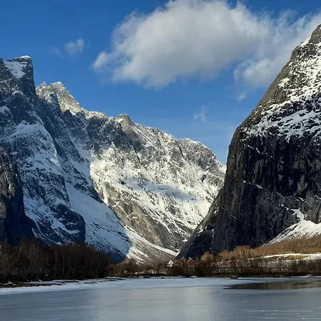Semesterbostad Horgheim Boutique Lodge, Romsdalen *